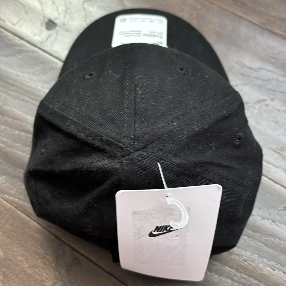 Nike Toddler Club baseball cap,Velcro back,6 vent, embroidered Nike swoosh logo